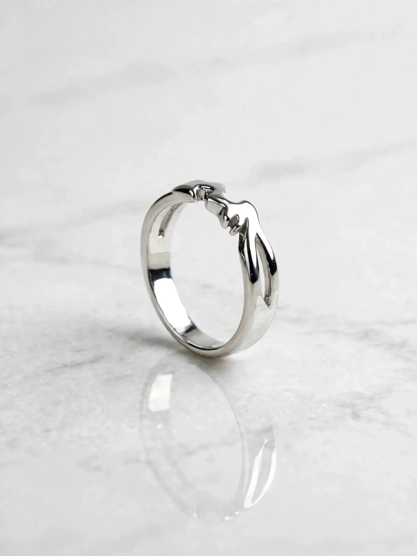 asymmetric-geometric-hollow-statement-ring-025-front-view 流線幾何鏤空造型戒--asymmetric-geometric-hollow-statement-ring-025-front-view-sparkledeer.com