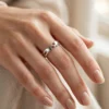 asymmetric-geometric-hollow-statement-ring-025-model-hand-view 流線幾何鏤空造型戒--asymmetric-geometric-hollow-statement-ring-025-model-hand-view-sparkledeer.com