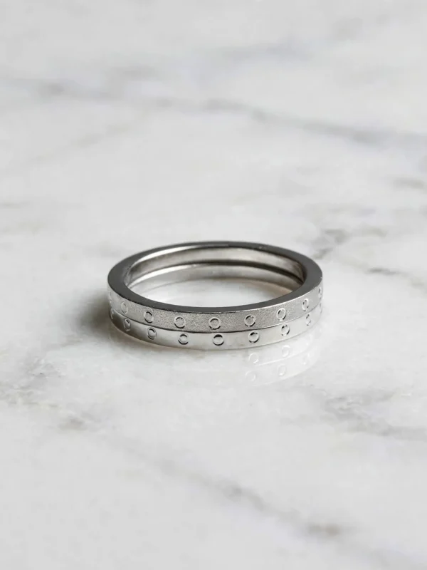 beaded-double-row-geometric-silver-ring-018-flat-view 星點交織圓珠雙軌戒--beaded-double-row-geometric-silver-ring-018-flat-view-sparkledeer.com