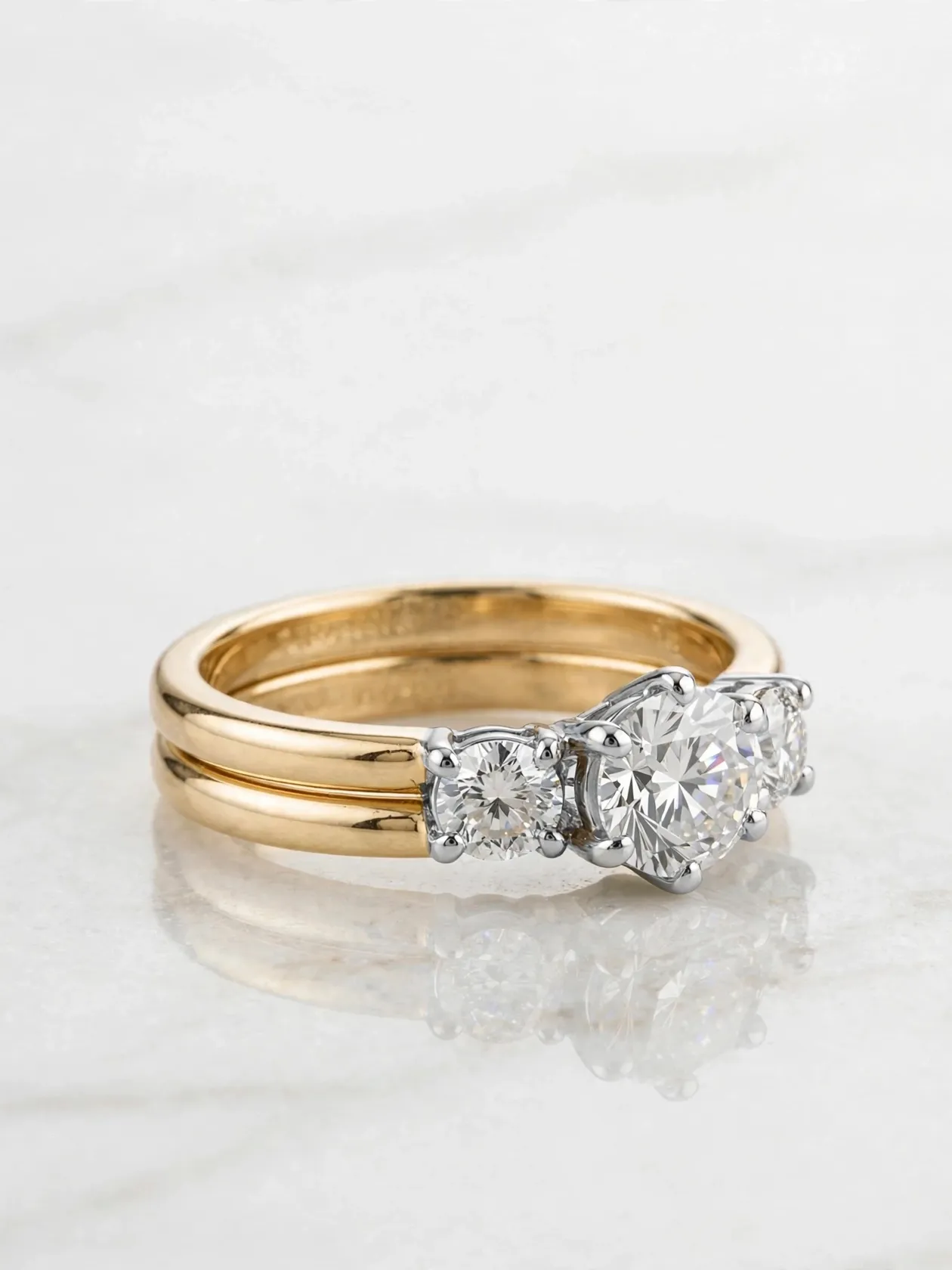 閃耀三石交織華麗戒--classic-three-stone-two-tone-statement-ring-020-product-view-sparkledeer.com