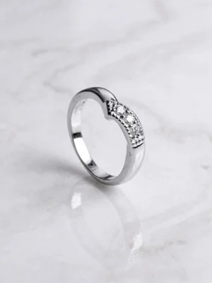 V型排鑽線戒--elegant-v-shaped-pave-diamond-stacking-ring-015-front-view-sparkledeer.com