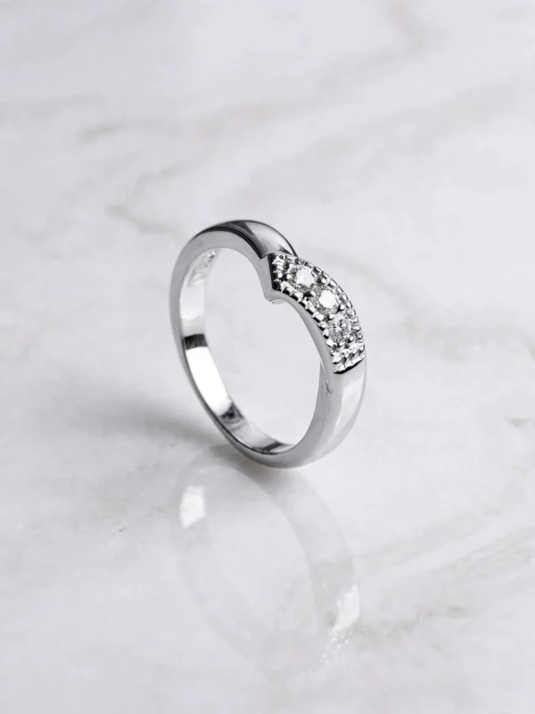 elegant-v-shaped-pave-diamond-stacking-ring-015-front-view V型排鑽線戒--elegant-v-shaped-pave-diamond-stacking-ring-015-front-view-sparkledeer.com
