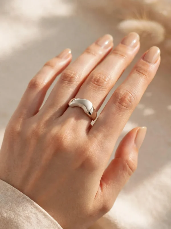 fluid-droplet-matte-and-mirror-minimalist-ring-019-product2-view 微風流光極簡造型戒--fluid-droplet-matte-and-mirror-minimalist-ring-019-product2-view-sparkledeer.com