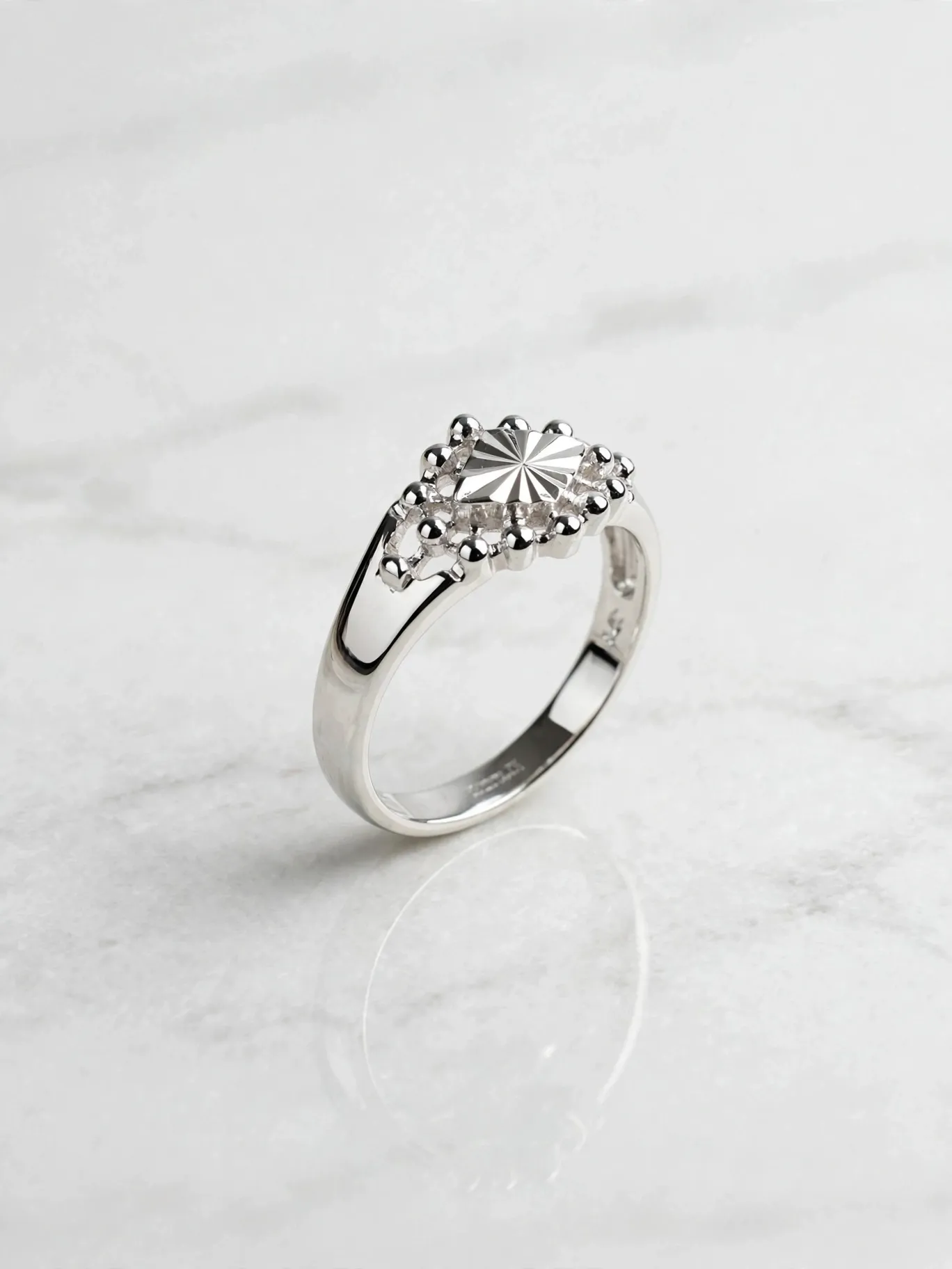 french-retro-lace-engraved-wide-silver-ring-023-front-view 法式蕾絲復古雕花銀戒--french-retro-lace-engraved-wide-silver-ring-023-front-view-sparkledeer.com