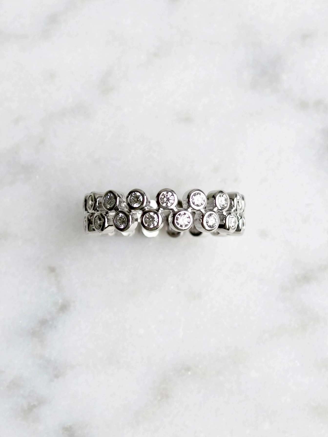 星河交織排鑽戒--galaxy-intertwined-double-row-bezel-diamond-ring-016-product-view-sparkledeer.com