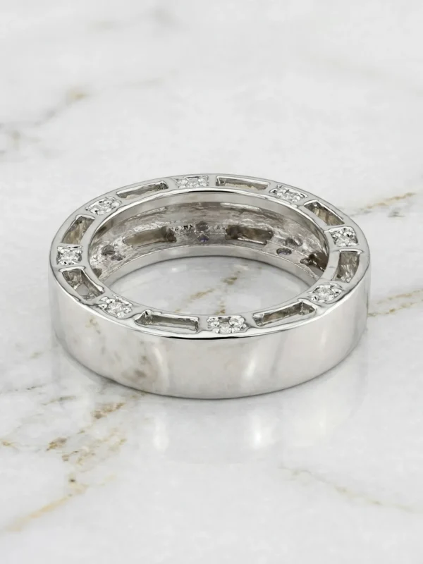 hidden-side-pave-luxury-wide-band-ring-008-flat-view 低調奢華側鑲微鑽寬戒--hidden-side-pave-luxury-wide-band-ring-008-flat-view-sparkledeer.com