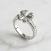 lucky-four-leaf-clover-pave-diamond-ring-010-front-view 四葉草幸運鑽戒--lucky-four-leaf-clover-pave-diamond-ring-010-front-view-sparkledeer.com
