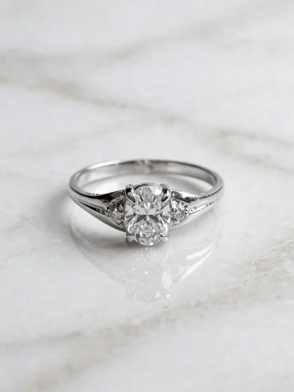 moonlight-elegance-oval-solitaire-ring-011-flat-view 月華如水典雅橢圓鑽戒--moonlight-elegance-oval-solitaire-ring-011-flat-view-sparkledeer.com