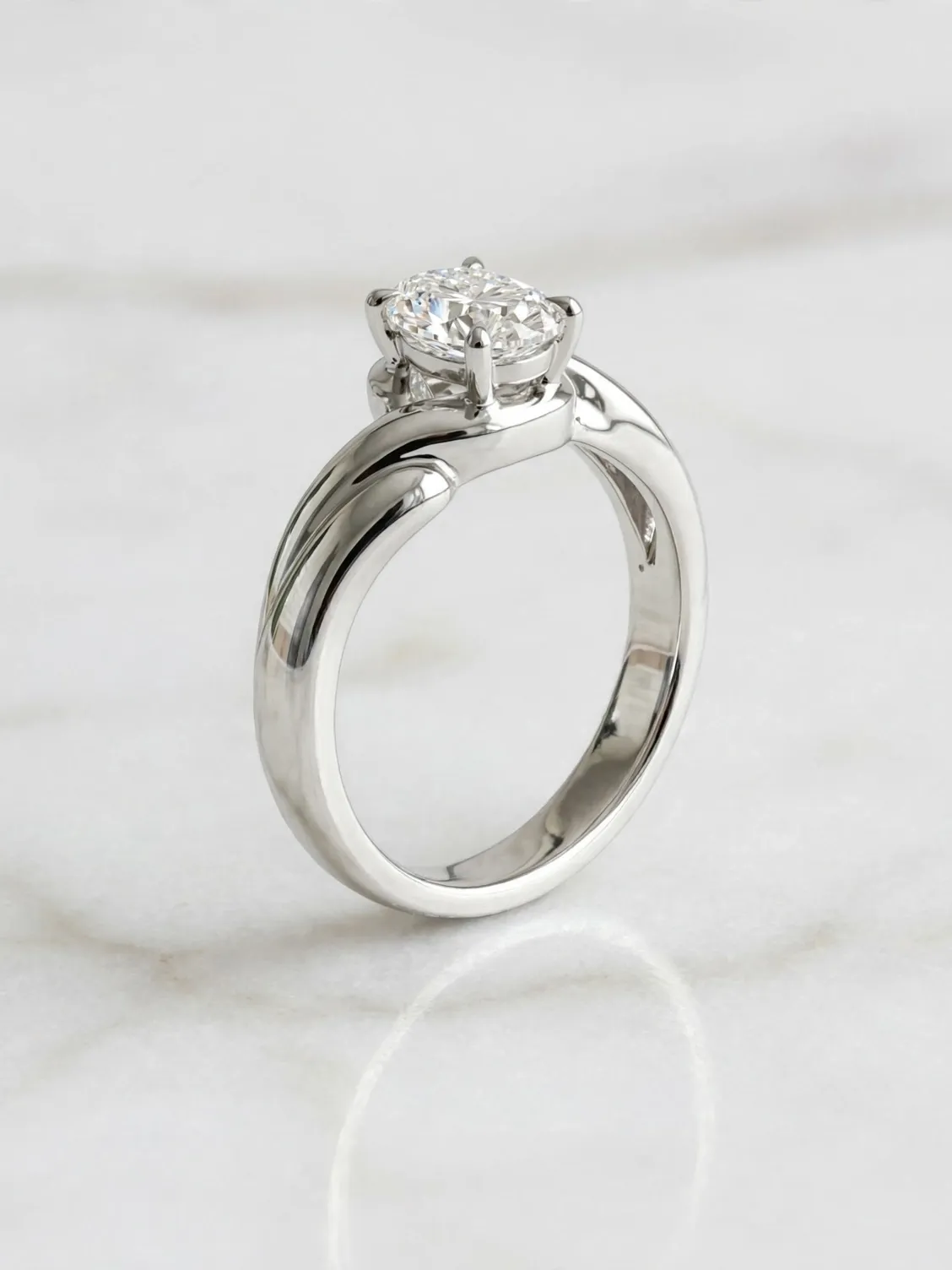 moonlight-wing-oval-cut-diamond-ring-006-front-view 月光羽翼希望橢圓鑽戒--moonlight-wing-oval-cut-diamond-ring-006-front-view-sparkledeer.com