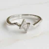 romantic-lightning-bolt-v-shaped-diamond-ring-007-flat-view 心動如電熱戀光芒鑽戒--romantic-lightning-bolt-v-shaped-diamond-ring-007-flat-view-sparkledeer.com