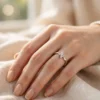 romantic-lightning-bolt-v-shaped-diamond-ring-007-model-hand-view 心動如電熱戀光芒鑽戒--romantic-lightning-bolt-v-shaped-diamond-ring-007-model-hand-view-sparkledeer.com