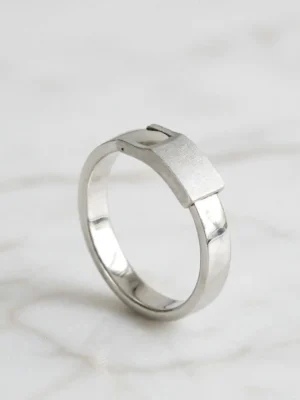 secret-diamond-mechanical-minimalist-ring-002-front-view