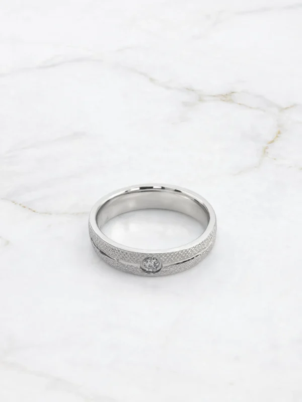 stardust-matte-wide-band-diamond-ring-004-flat-view 星芒鑲鑽磨砂寬版戒